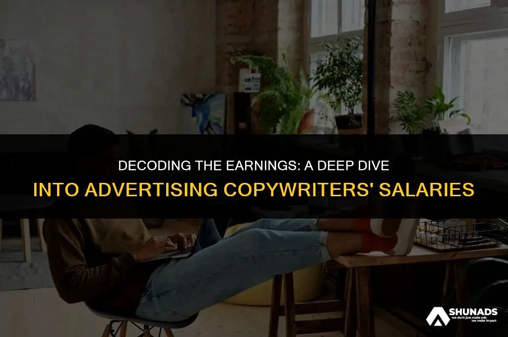 what do advertising copywriters make